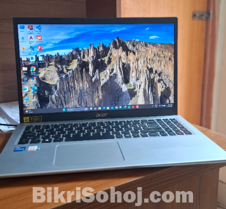 Acer 11th Gen i5-1135G7 515gb ssd